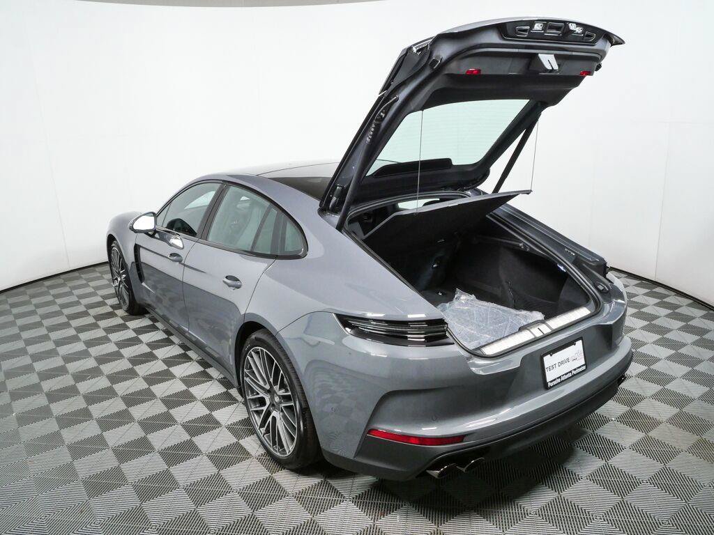 New 2026 Porsche Panamera image 33