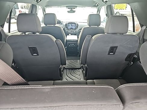 Used 2023 Chevrolet Traverse LT w/ Rear Camera Mirror Package image 24