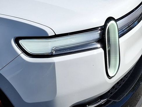 Used 2025 Rivian R1S Adventure AWD/4WD image 28
