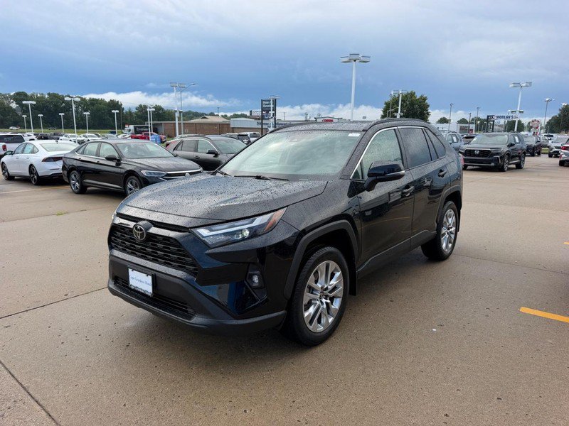 Used 2025 Toyota RAV4 XLE Premium w/ Weather Package AWD/4WD image 7