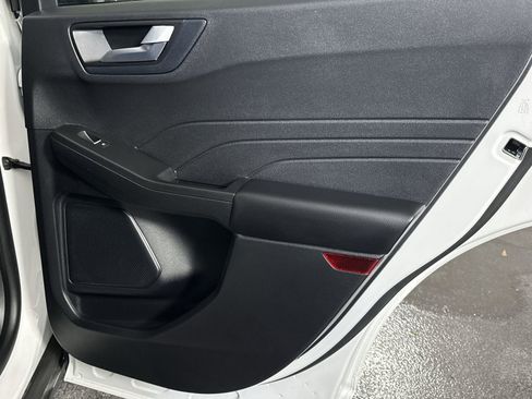 Used 2022 Ford Escape SEL image 32