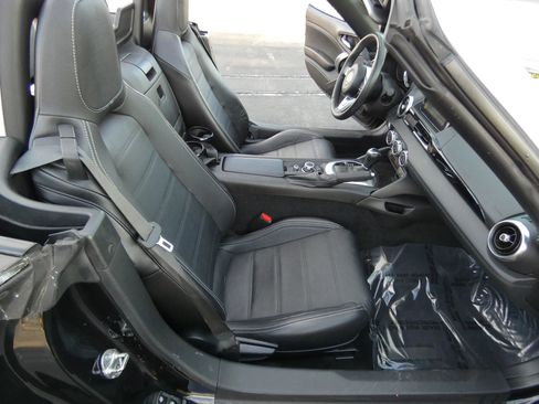 Used 2017 FIAT 124 Spider Lusso image 24