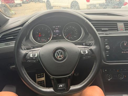 Used 2021 Volkswagen Tiguan SE FWD image 18