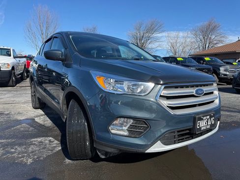 Used 2019 Ford Escape SE image 3