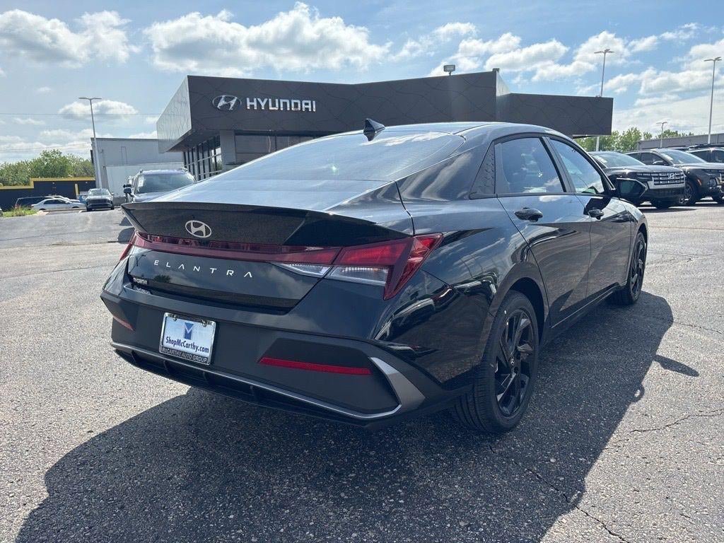 New 2026 Hyundai Elantra Sport FWD image 22