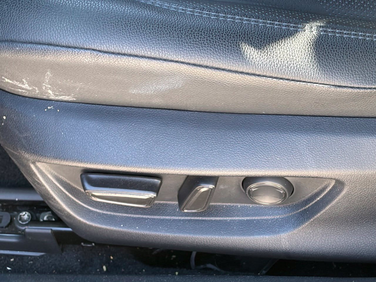 Used 2025 Toyota Camry XSE FWD image 5