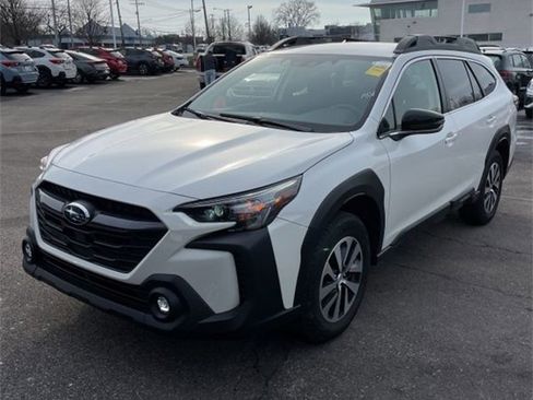 Used 2024 Subaru Outback Premium image 1