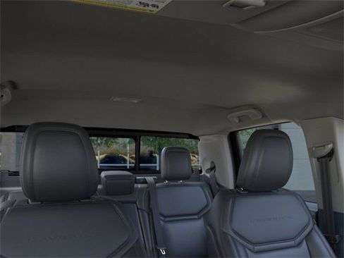 New 2025 Ford Maverick Lariat w/ Black Appearance Package image 12