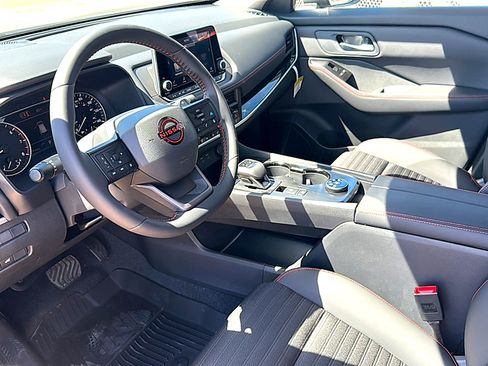 New 2026 Nissan Rogue Rock Creek image 9