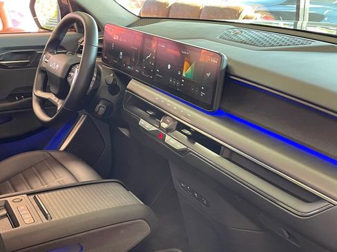 Used 2024 Kia EV9 Land image 46