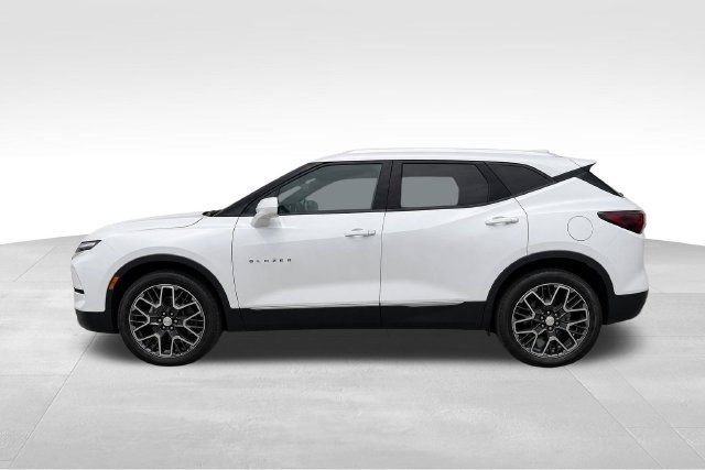 Certified 2025 Chevrolet Blazer Premier w/ Driver Confidence II Package AWD/4WD image 8