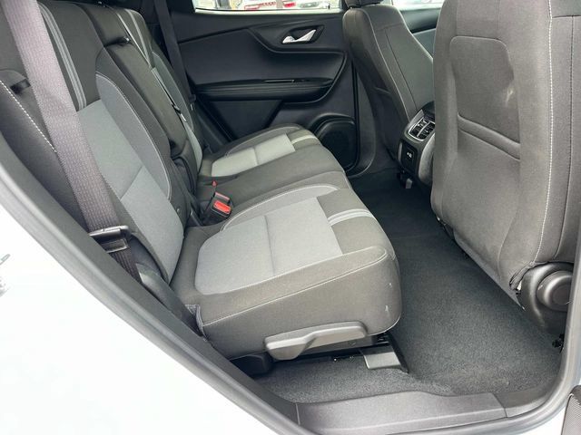 Used 2025 Chevrolet Blazer LT FWD image 21