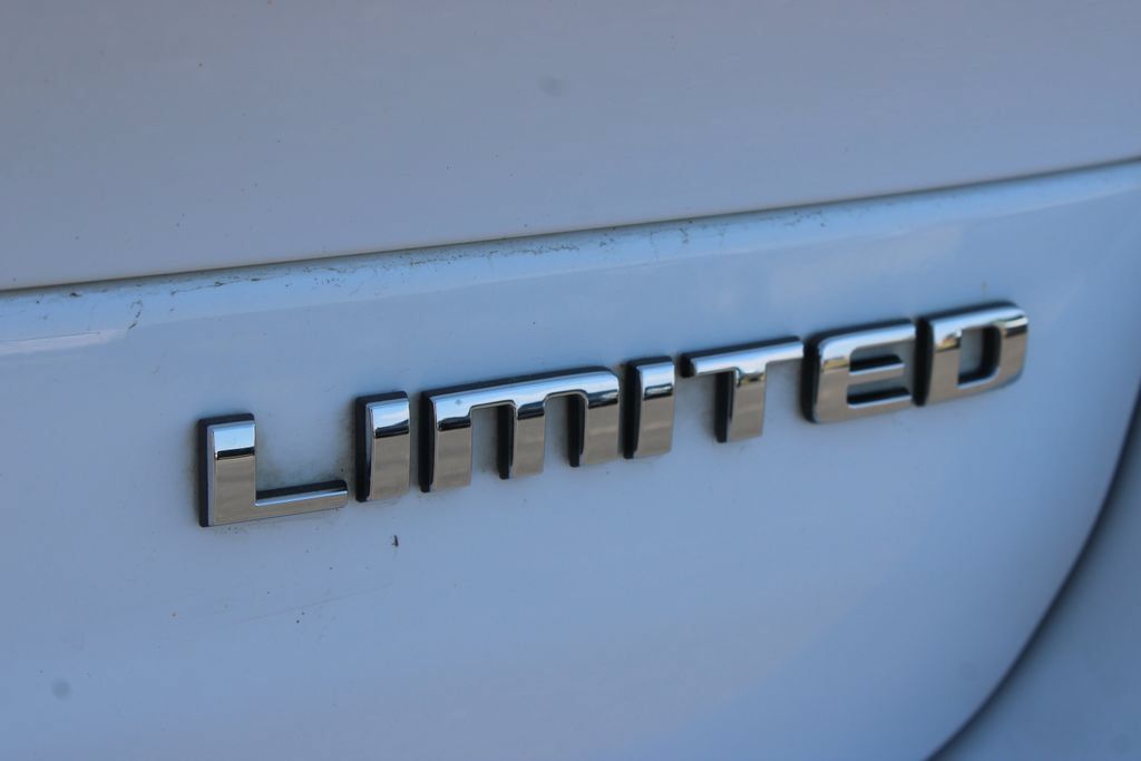Used 2022 Jeep Grand Cherokee L Limited RWD image 16