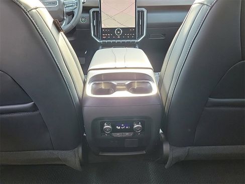 New 2026 GMC Acadia Denali image 10