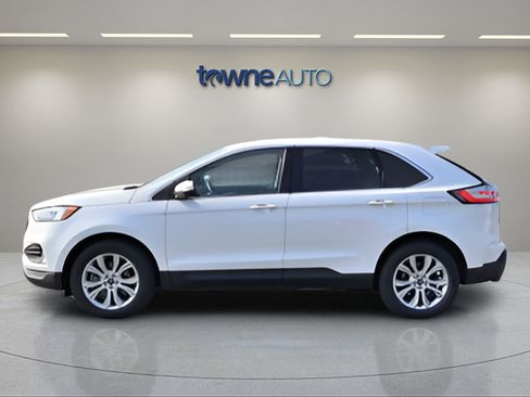 Used 2022 Ford Edge Titanium w/ Equipment Group 301A AWD/4WD image 2
