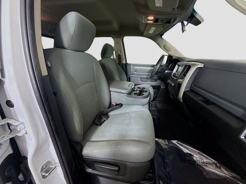 Used 2020 RAM 1500 Classic SLT image 28