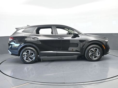 Used 2024 Kia Sportage LX image 7