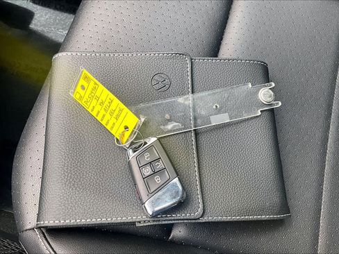 Used 2023 Volkswagen Atlas SEL image 15