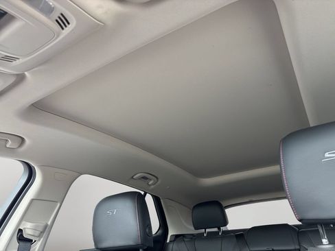 Used 2023 Buick Envision Essence w/ Sport Touring Package AWD/4WD image 52