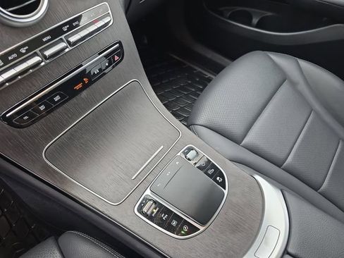 Used 2021 Mercedes-Benz GLC 300 4MATIC image 27