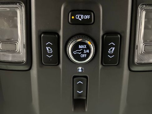 Used 2025 GMC Yukon XL Denali RWD image 63