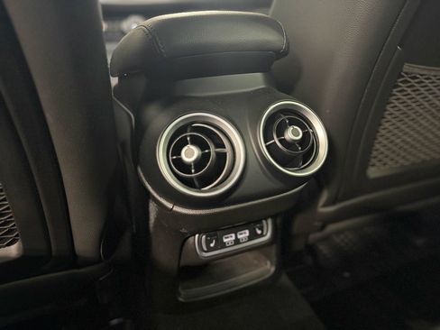 Used 2022 Alfa Romeo Stelvio Ti AWD/4WD image 14