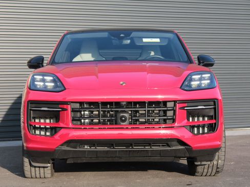 Certified 2025 Porsche Cayenne S image 7