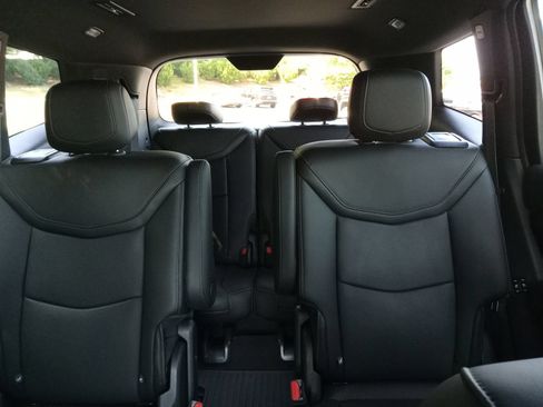 Used 2023 Cadillac XT6 Premium Luxury w/ Technology Package AWD/4WD image 21