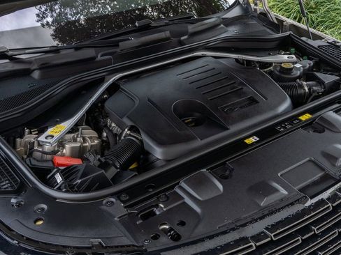 Used 2023 Land Rover Range Rover SE image 32