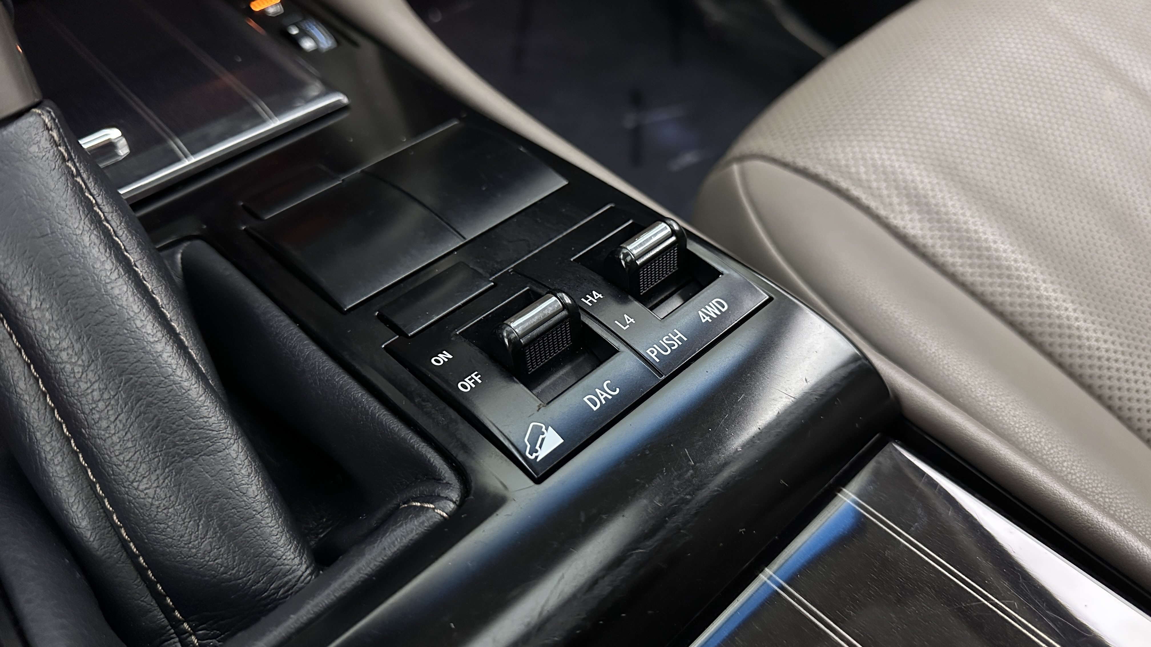 Used 2021 Lexus GX 460 Premium w/ Premium Package AWD/4WD image 16
