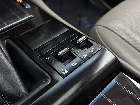 Used 2021 Lexus GX 460 Premium w/ Premium Package AWD/4WD image 16
