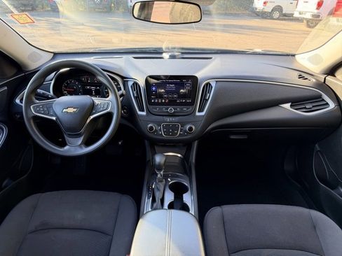Used 2023 Chevrolet Malibu LT image 21