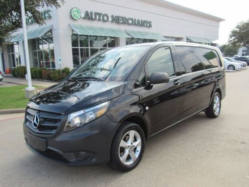 Used 2022 Mercedes-Benz Metris image 1