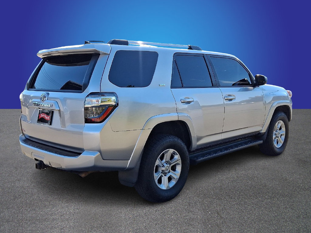 Used 2022 Toyota 4Runner SR5 AWD/4WD image 4