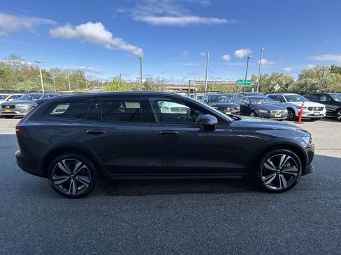 Certified 2025 Volvo V60 B5 Cross Country Plus AWD/4WD image 9