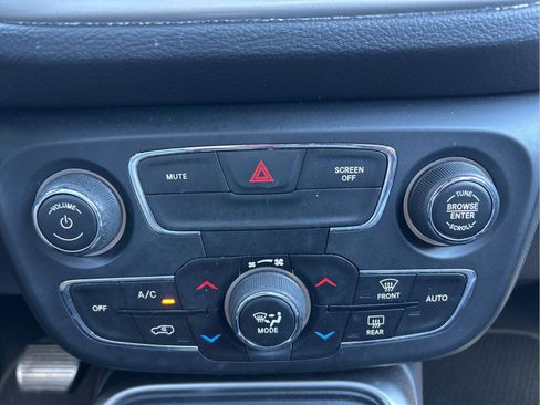 Certified 2021 Jeep Compass 80th Special Edition w/ Sun and Sound Group image 22