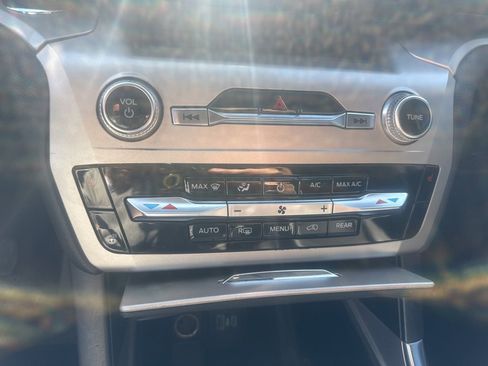 Used 2022 Ford Explorer XLT w/ Equipment Group 202A image 12