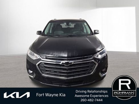 Used 2019 Chevrolet Traverse LT FWD image 3