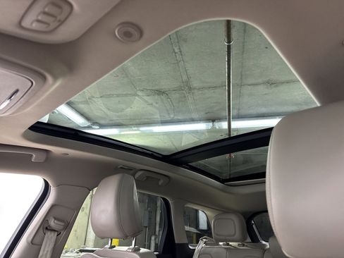 Used 2022 Lincoln Corsair Standard w/ Premium Package image 28