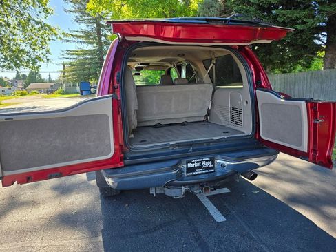Used 2004 Ford Excursion XLT AWD/4WD image 16