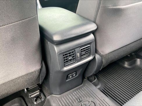 Used 2020 Toyota RAV4 XLE image 40