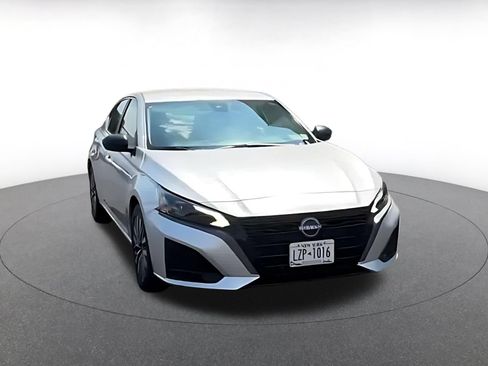 Used 2026 Nissan Altima 2.5 SV FWD image 3