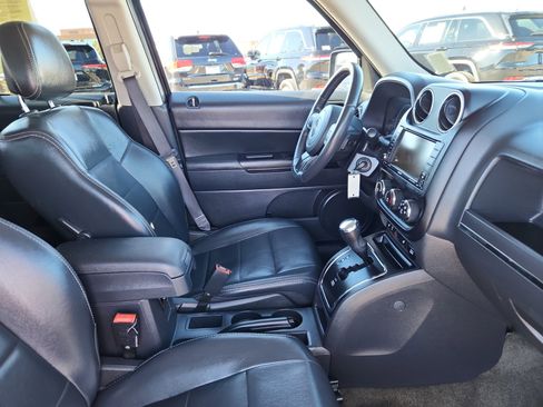 Used 2016 Jeep Patriot High Altitude image 19