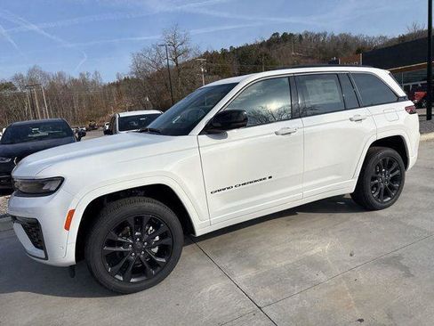 New 2026 Jeep Grand Cherokee Limited Reserve image 11