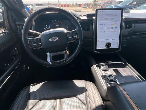 Used 2023 Ford Expedition Platinum AWD/4WD image 16
