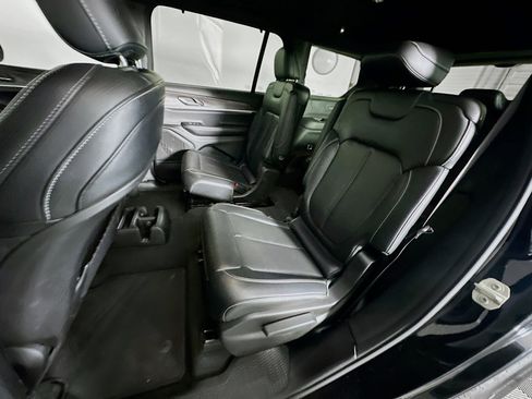 Used 2024 Jeep Grand Cherokee L Limited w/ Luxury Tech Group II image 28