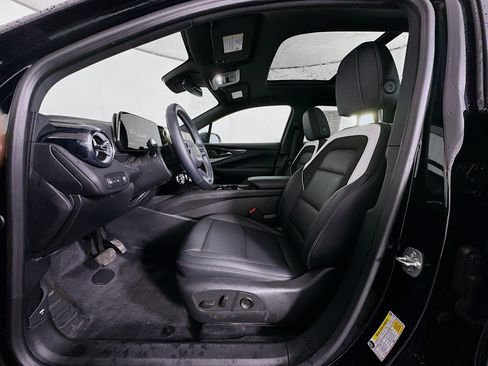 Used 2025 Chevrolet Blazer EV LT image 13