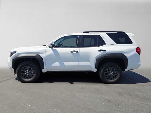 Certified 2026 Toyota 4Runner SR5 AWD/4WD image 6