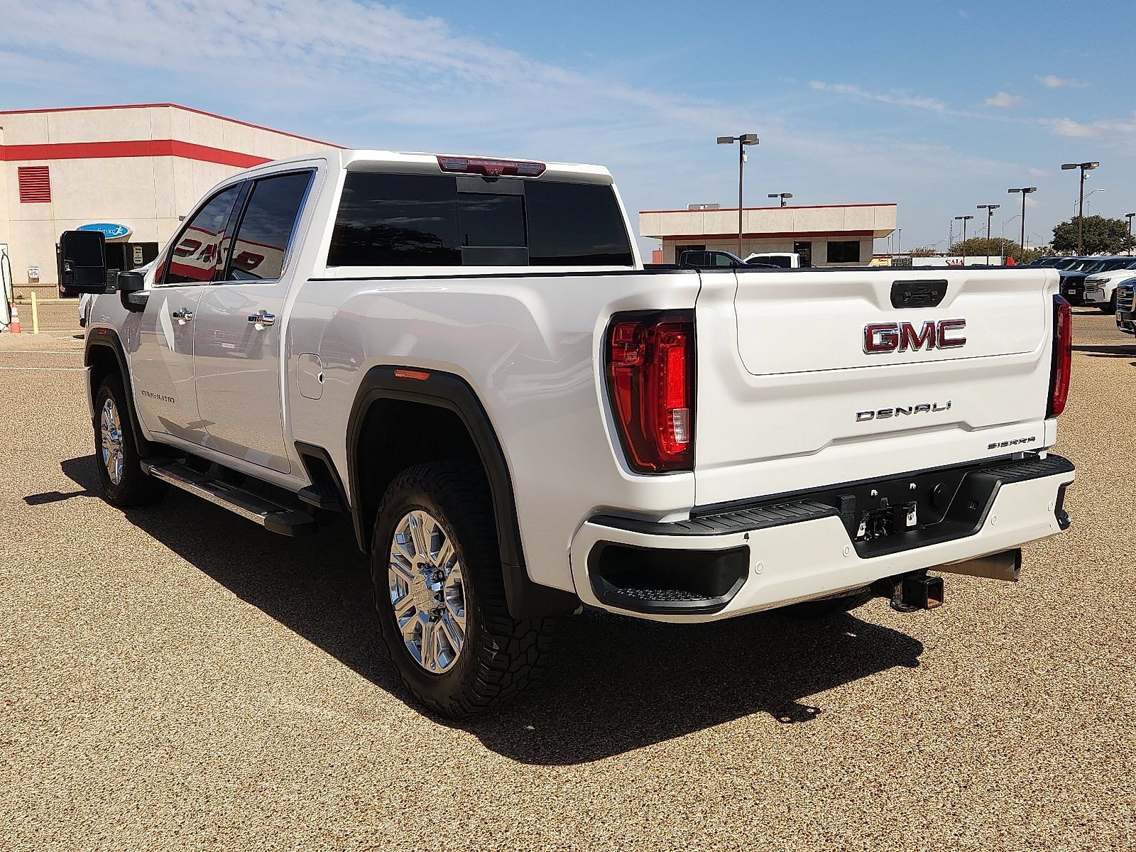Used 2022 GMC Sierra 2500 Denali w/ Denali Ultimate Package AWD/4WD image 3