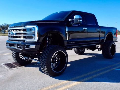 Used 2024 Ford F250 Platinum w/ FX4 Off-Road Package image 17